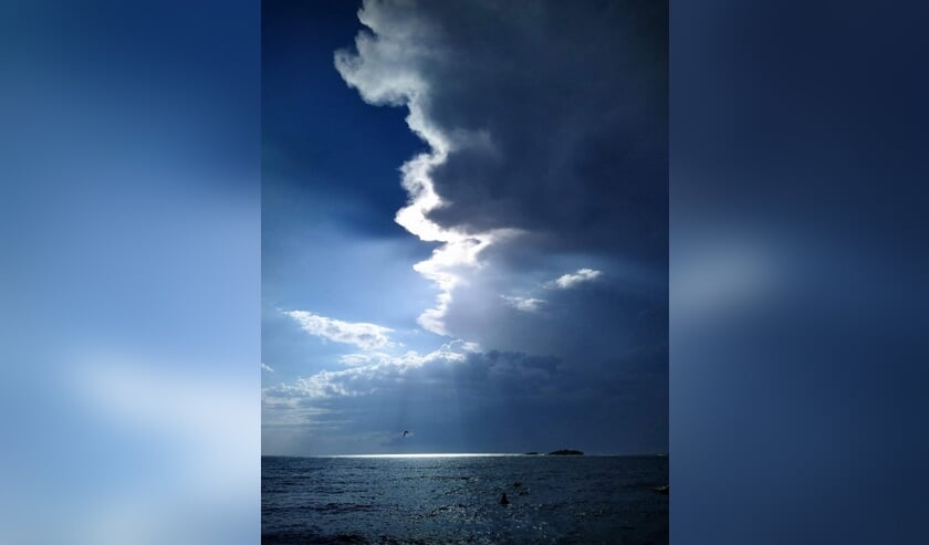 ,,Kroatië: een zomer storm die weg waait.
