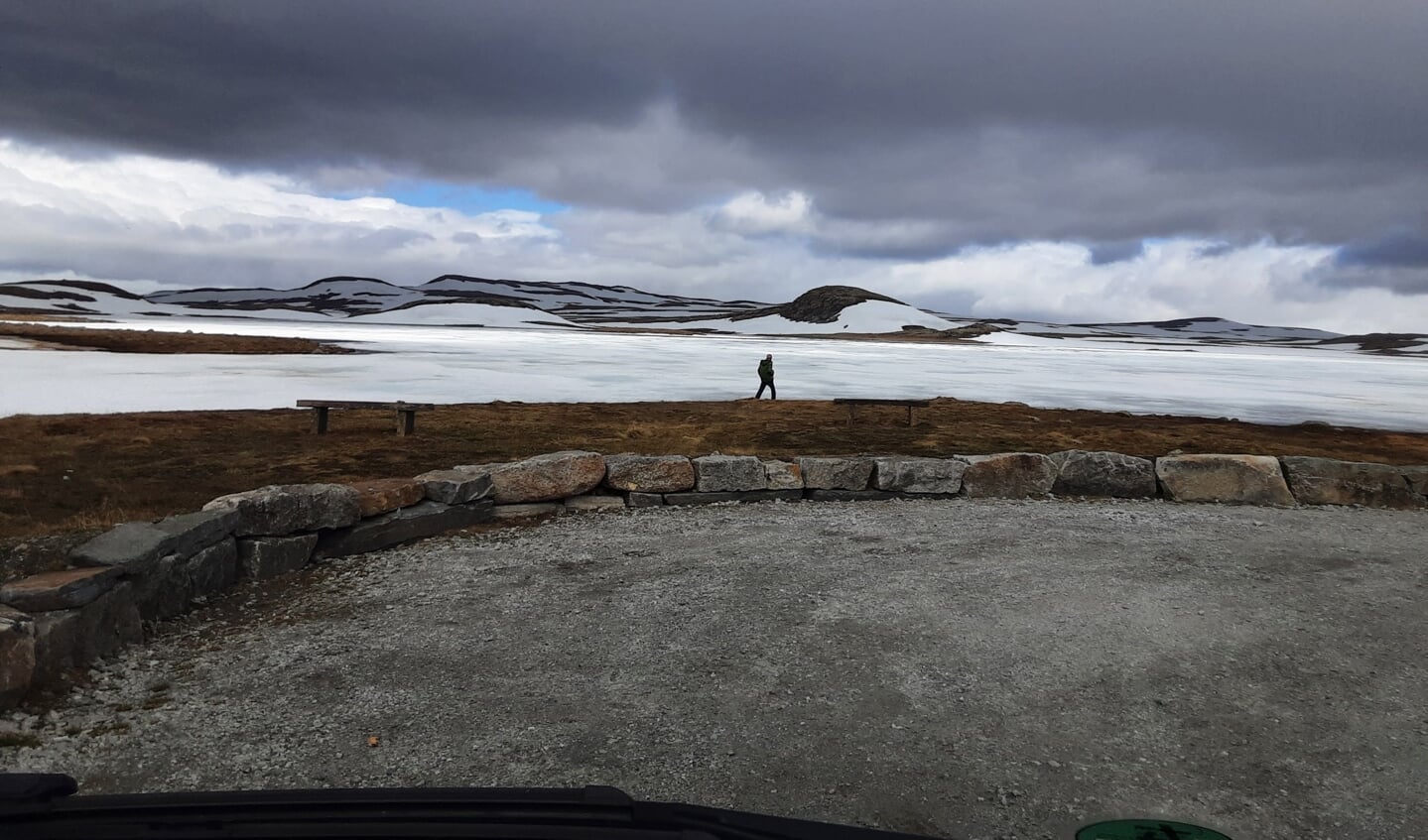 Diana Broek: ,,Noorwegen juni 2022. Wat een geweldig ruig land! Sneeuwbuien, ijs, harde wind, maar ook zonnebrand. In drie weken tijd vier jaargetijden gezien en beleefd.