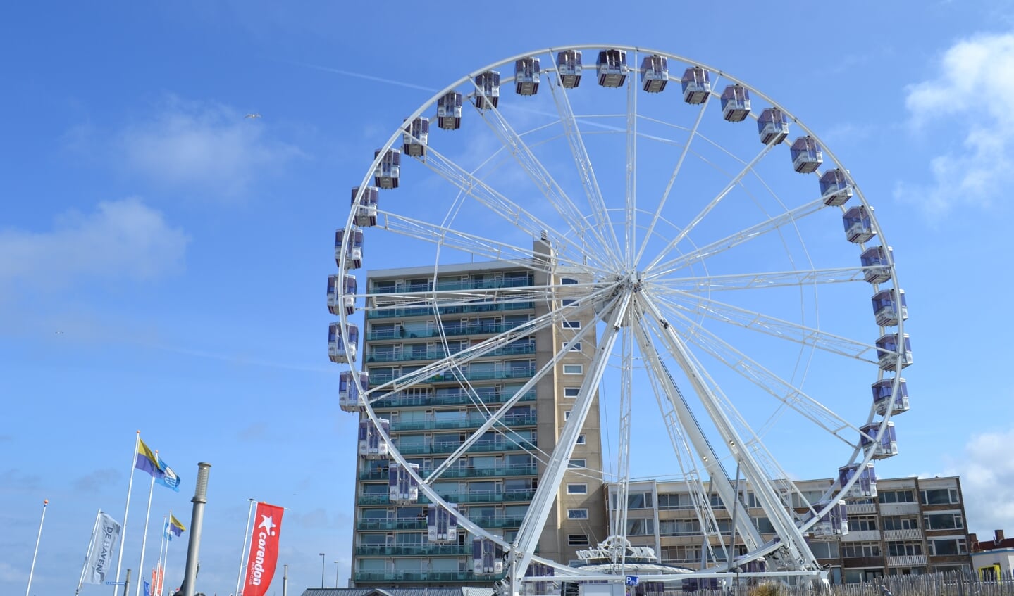 Het grootste reuzenrad van Nederland staat in Zandvoort.