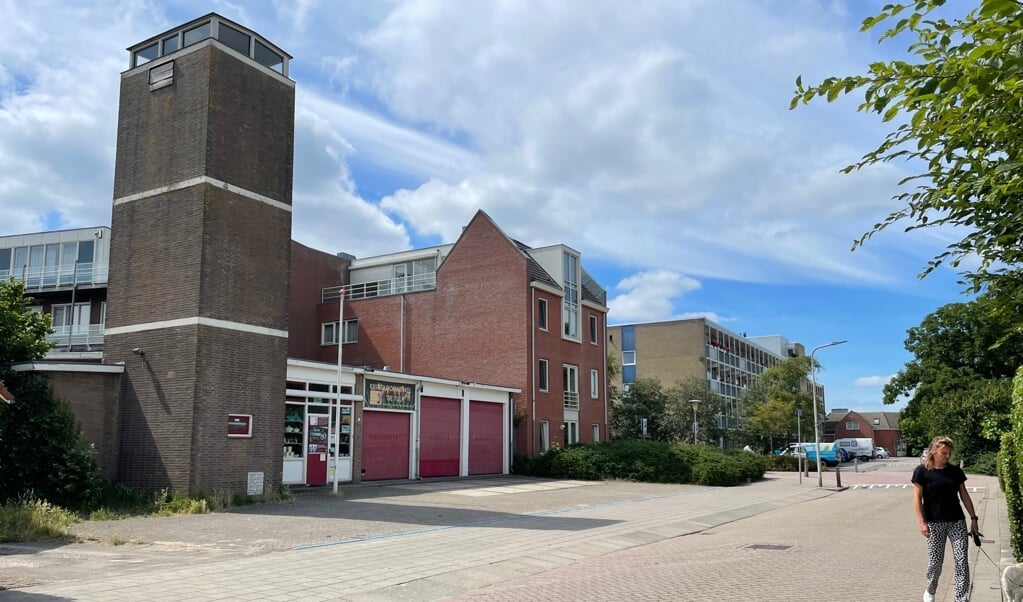 De voormalige brandweerkazerne: één van de drie percelen waar woningen zullen worden gebouwd.