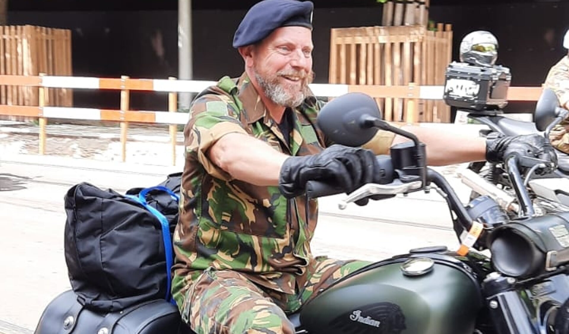 Frank Vingerhoets op zijn motor tijdens Veteranendag in Den Haag