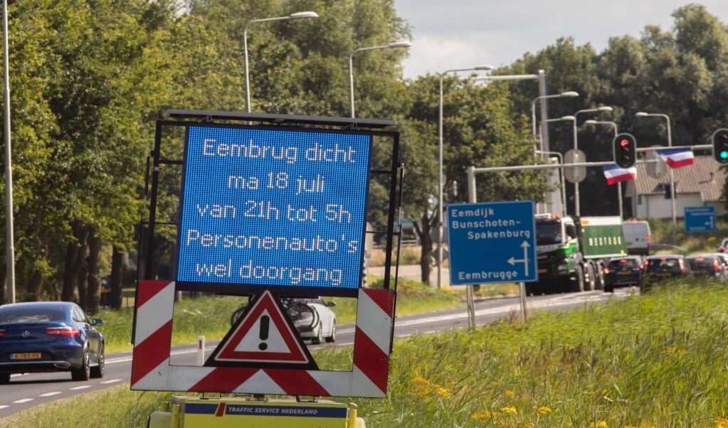 Ophaalbrug Eembrugge even beperkt beschikbaar.