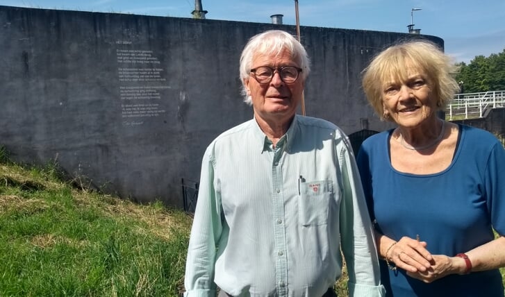 Liesbet Klop en Bert in  Land bij het gedicht 'het Schip' van Ida Gerhardt
