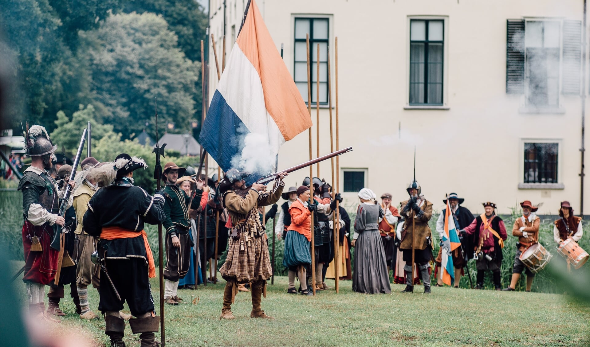 Een laat Middeleeuws tafereel met een vurende soldaat en nog veel meer kun je verwachten op het Historisch Festival.