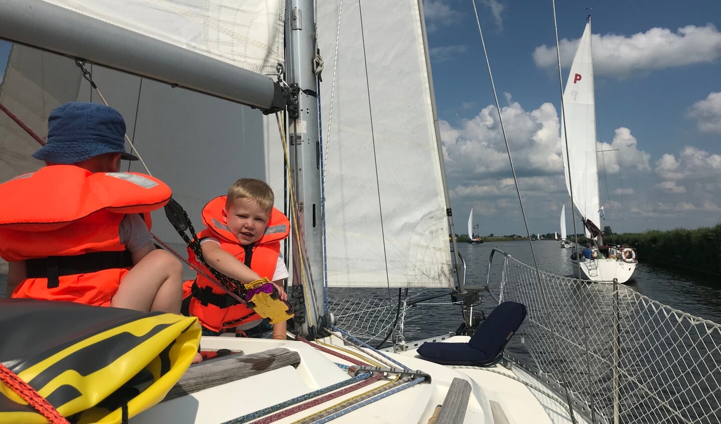 Het is ieders eigen verantwoordelijkheid om op het water een reddingsvest te dragen.