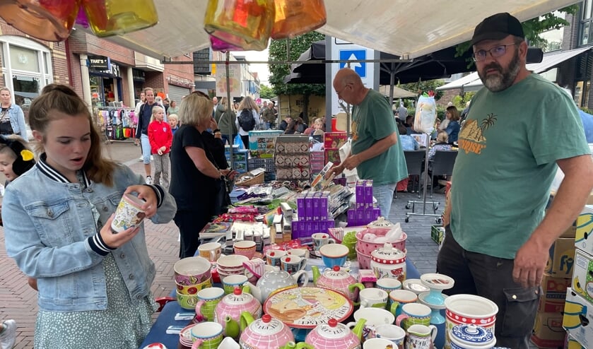 Remco uit Amersfoort verkoopt onder meer Blond Amsterdams servies.