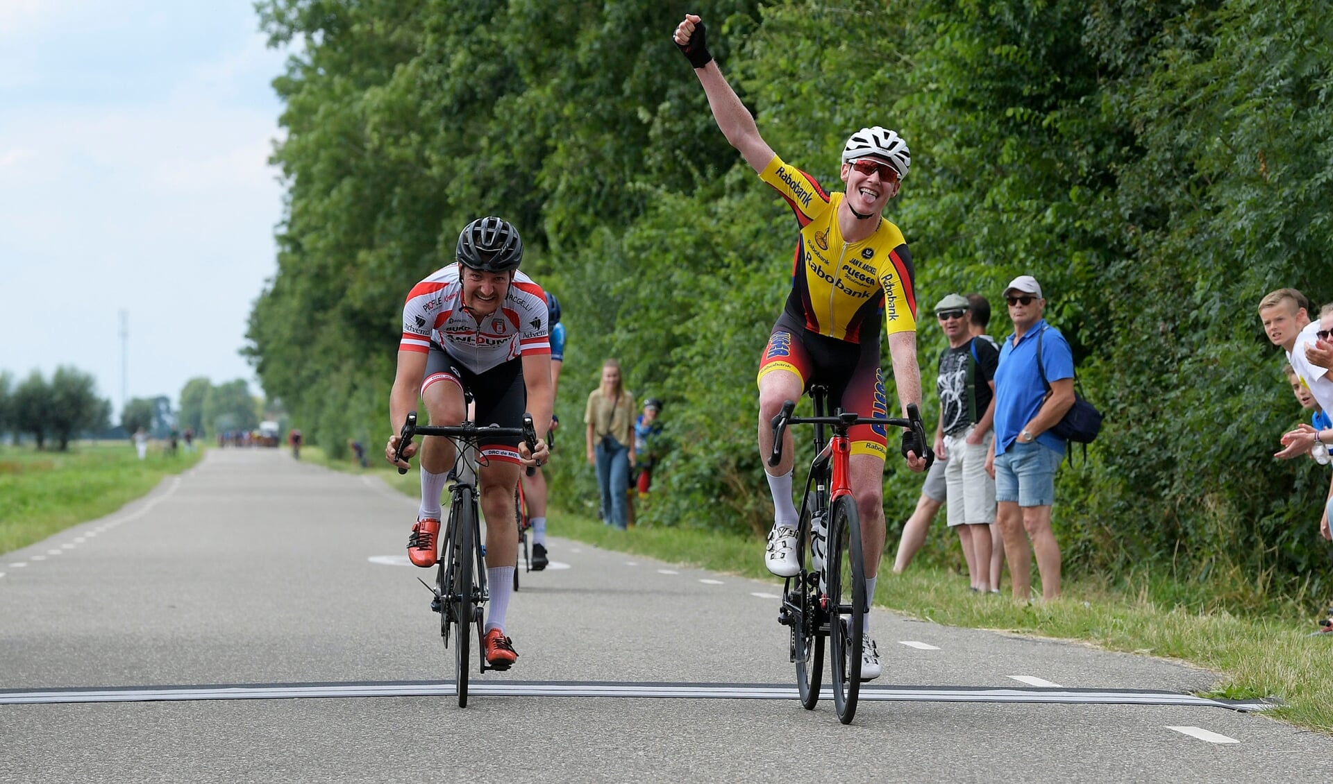 Ronde van Giessenburg; Hardinxvelder Bart Buijk finisht als tweede. 
