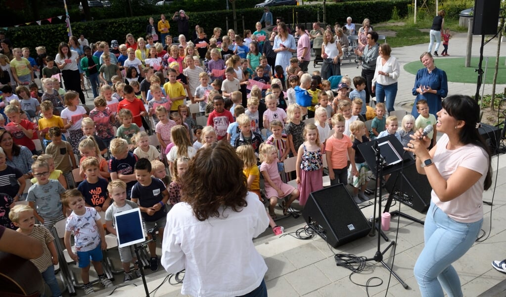 Ter afsluiting van het schooljaar en vanwege het honderdjarig bestaan van de school houdt IKC Juliana een kinderconcert