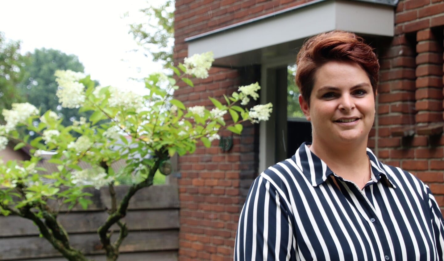 Alice van de Steeg-van den Hardenberg is de eerste 'deerne uit Elspeet', die lid is van de gemeenteraad.