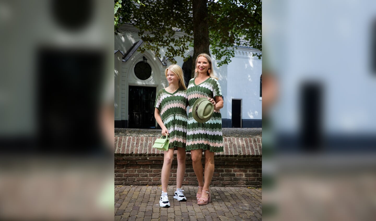Sasja en Amy in een tuniekdress van Jacky Luxury. Vanaf 6 jaar tot en met xl