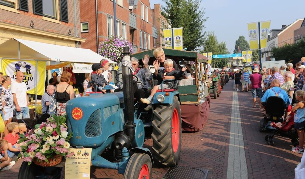 Op woensdag 24 augustus zal de Vlegeldag traditioneel worden geopend met een optocht van ruim 65 oude tractoren.