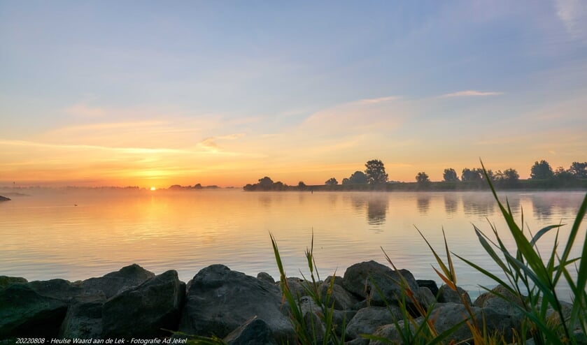 Zonsopkomst aan de Lek.