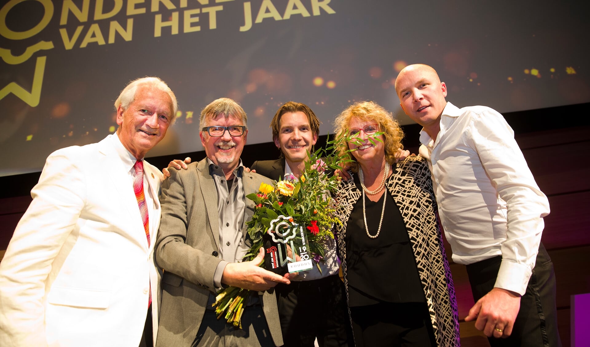 Koudijs B.V., winnaar van de Publieksprijs in 2019, met jurylid 2019 en voormalig voorzitter Ondernemersvereniging Amstelveen Alphons Böggemann.