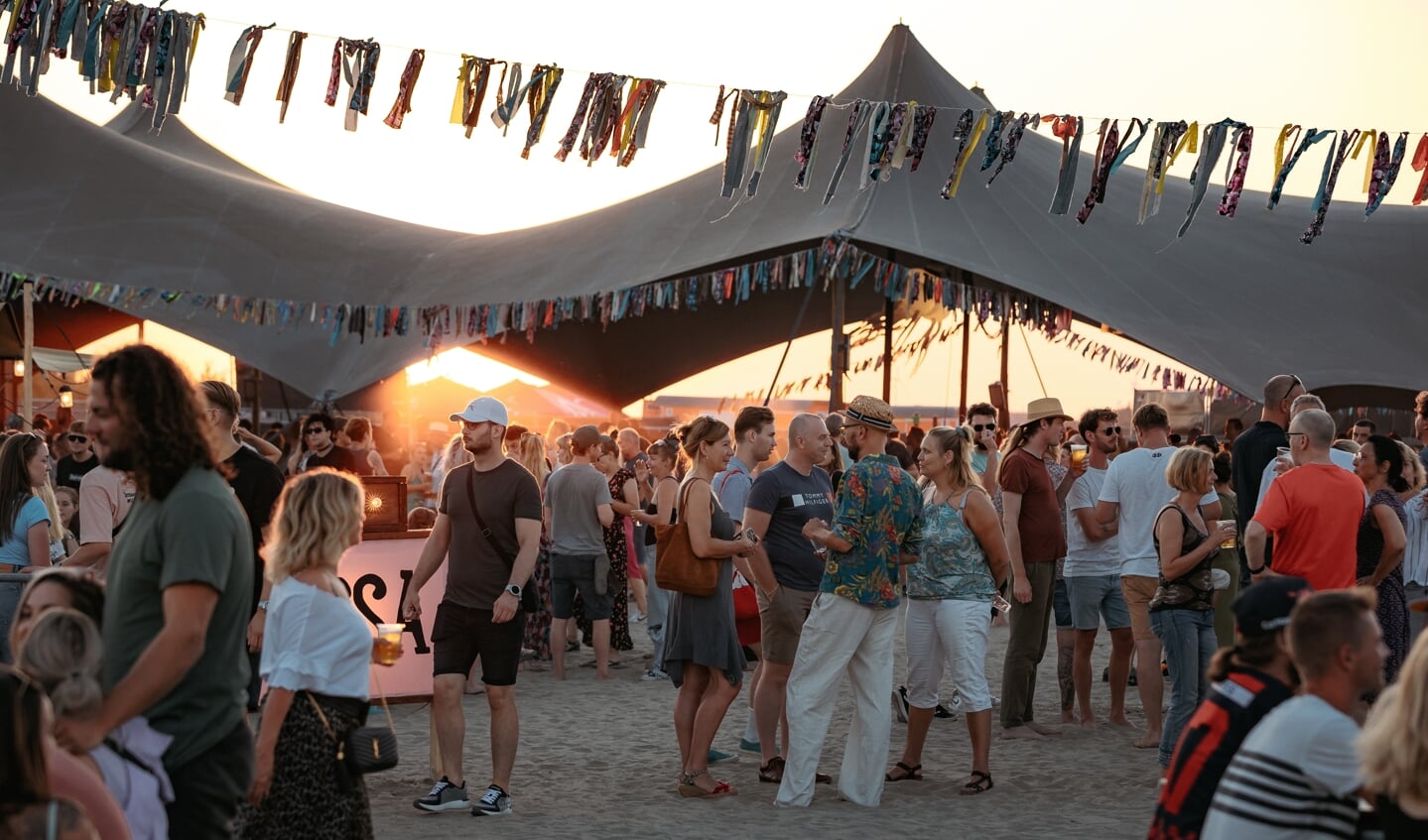 Het Man Overboord Festival was afgezien van de Haringparty het eerste festival op het Strandeiland.