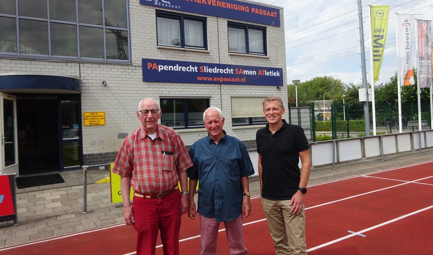 Van links naar rechts: Gerard van de Graaf, Cor Terlouw en de huidige voorzitter John Peter Kuntz.