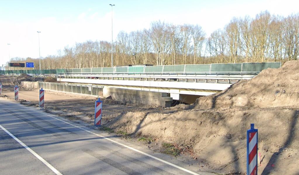 Het viaduct in de A9 ter hoogte van de Sierkade.