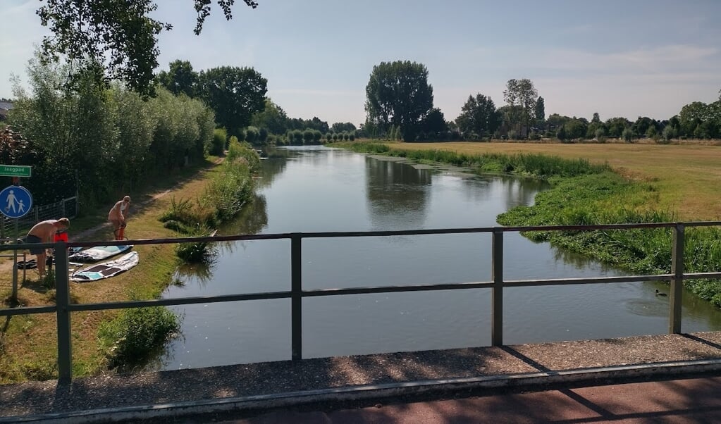 Kromme Rijn bij Odijk staat nog goed vol met water