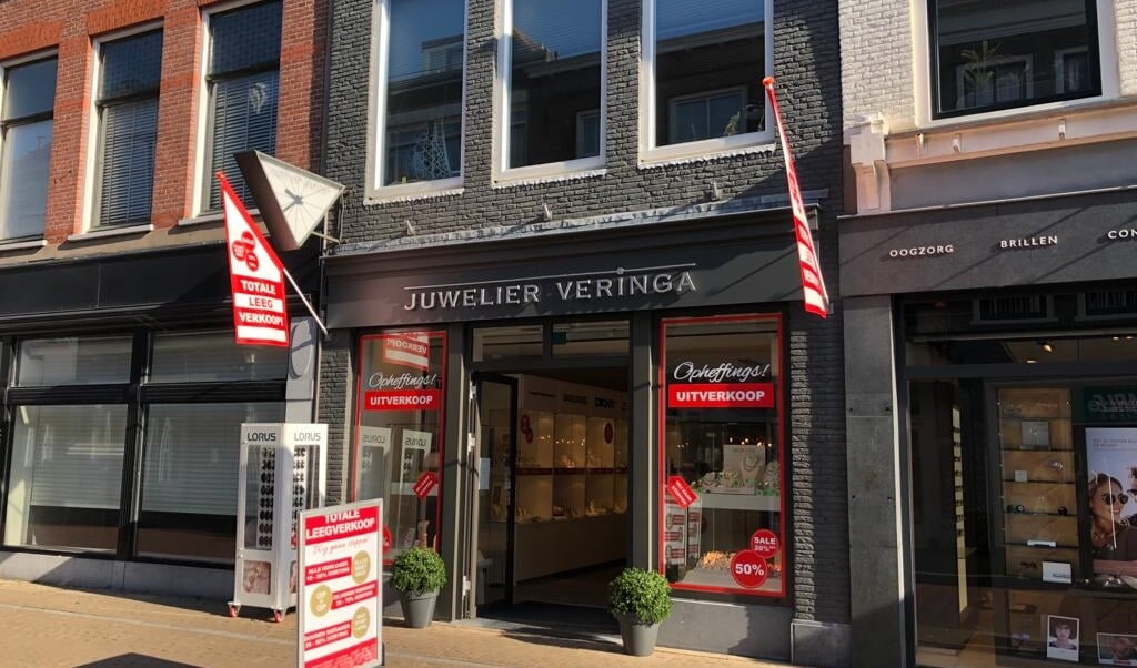 Juwelier Veringa is nog vier weken open, tot eind september, met extra kortingen. 