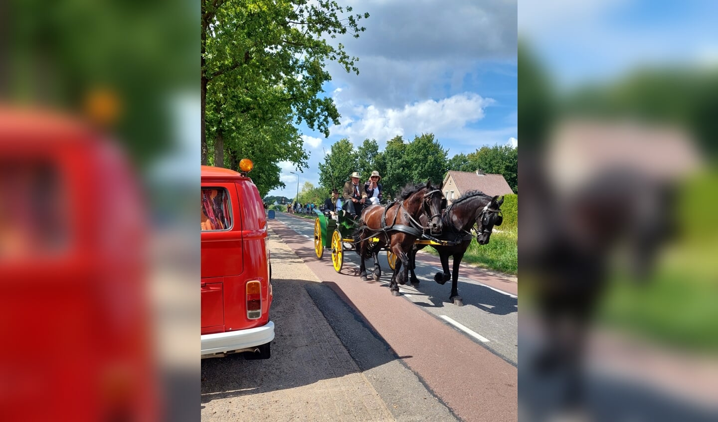 ,,Zondag 21 augustus, 
kastelentocht op  Langbroekerdijk. 2 of 4 pk voor de koetsen, het busje is 37pk. Wat een mooie middag!