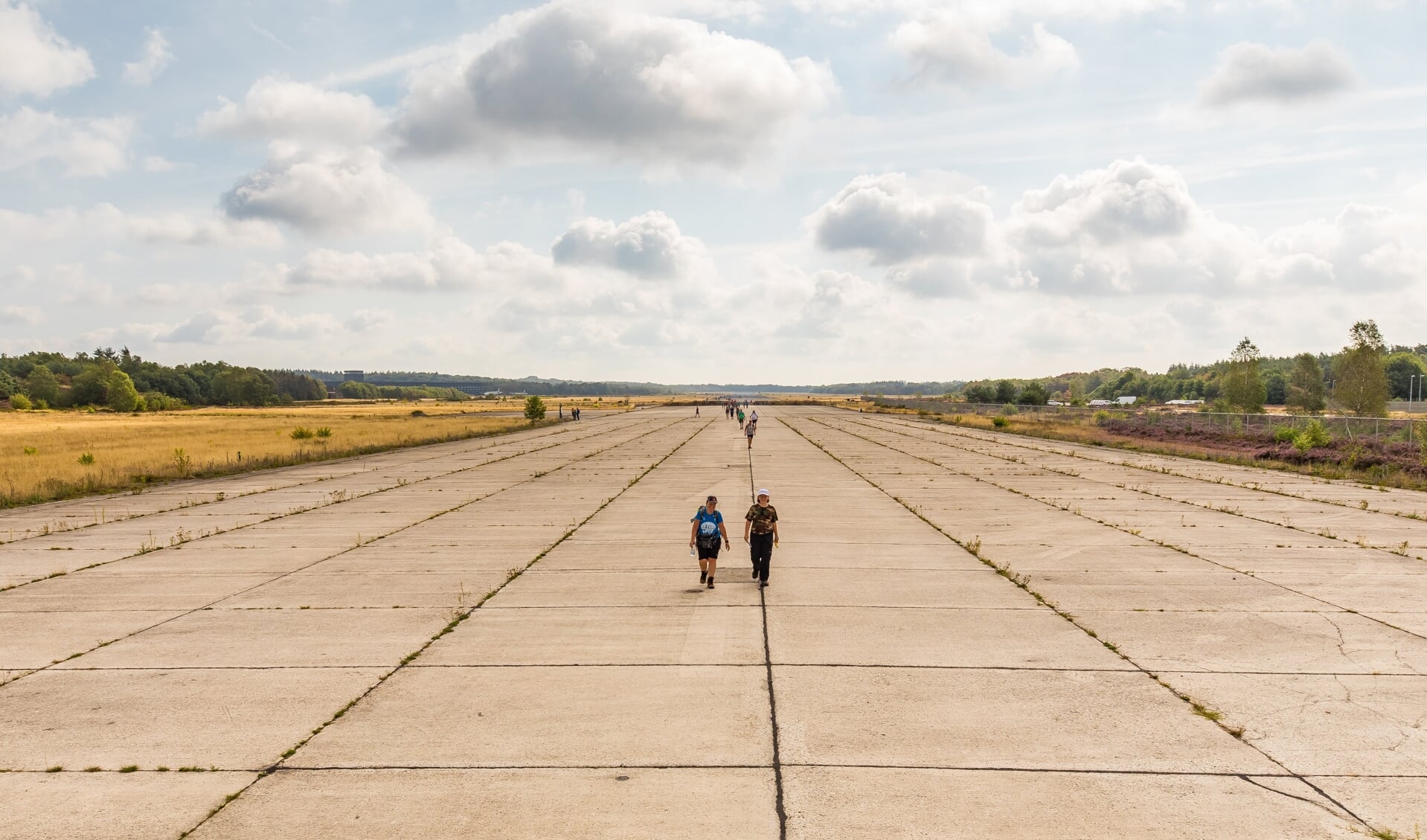 De route op zondag 21 augustus loopt ook over de Vliegbasis in Soesterberg. 