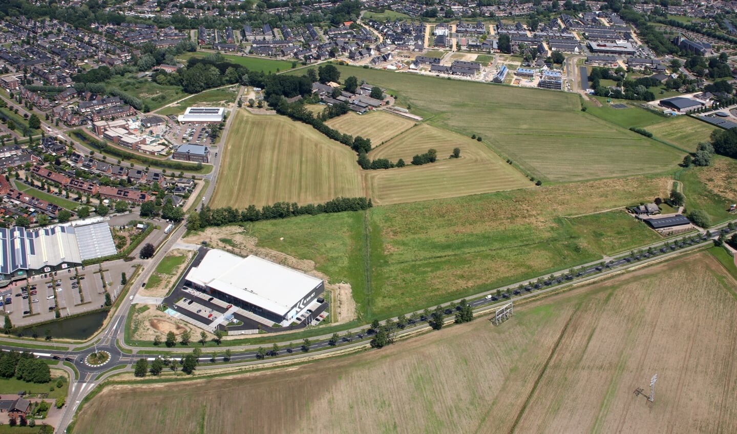 Luchtfoto van het gebied waar deelwijk Lanen-Oost komt. Links in de hoek de nieuwe Gamma. 