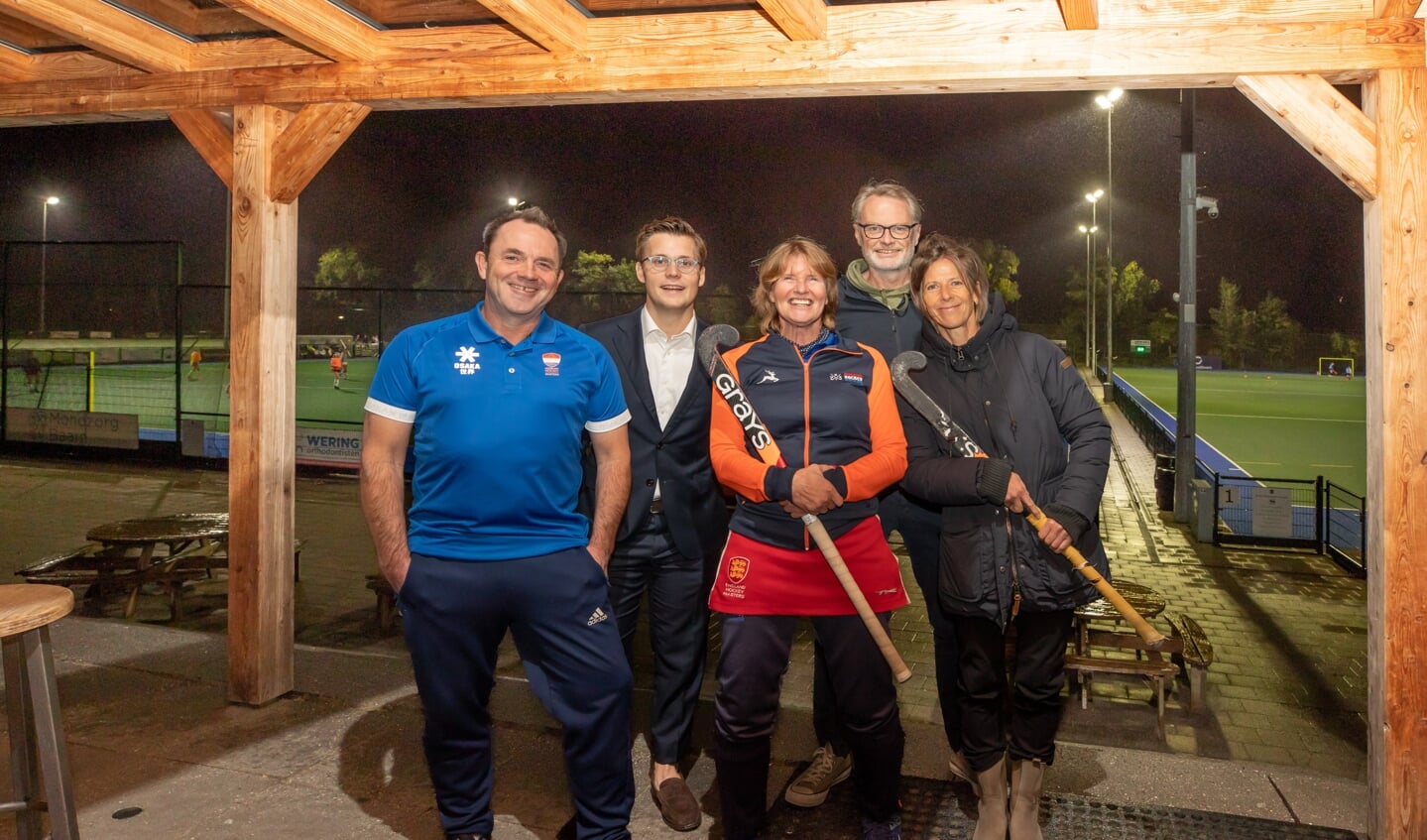 Martijn Nillessen, Thijmen Weggemans, Maryse Abendanon, Erik Vermeer en Cootje Barendsen (vlnr).