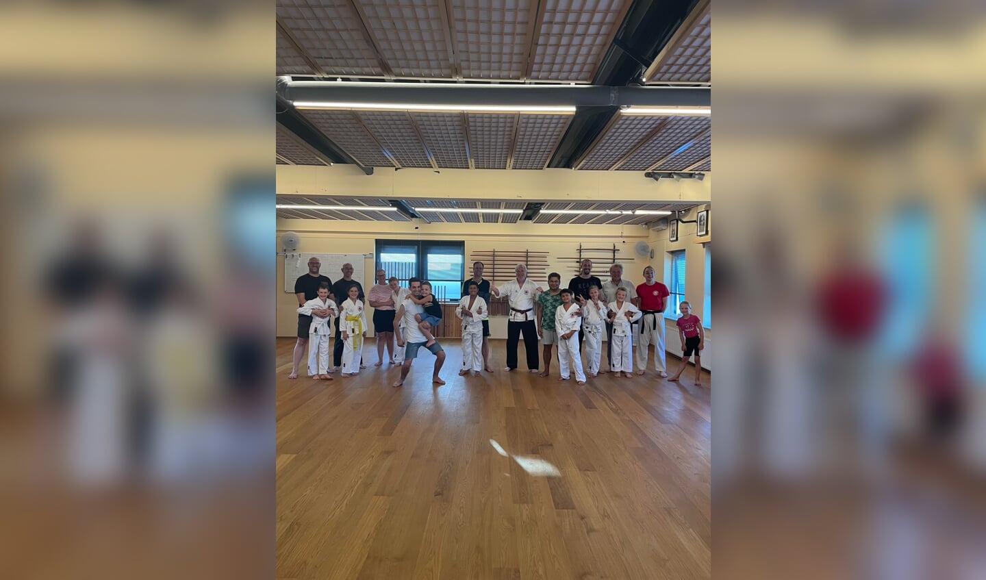 De Scherpenzeelse karateschool is gevestigd aan de Holleweg.