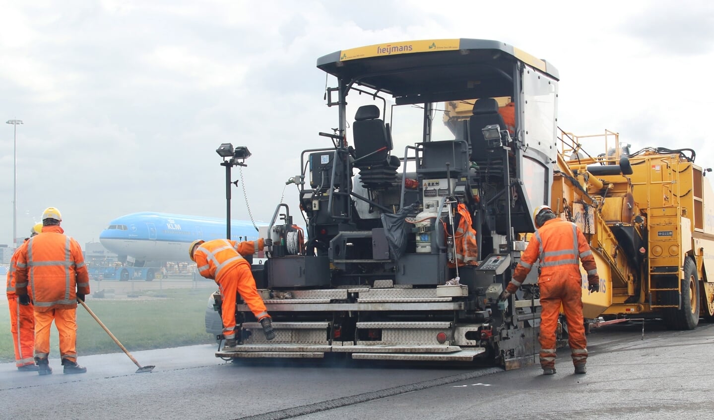 Baanonderhoud op Schiphol.