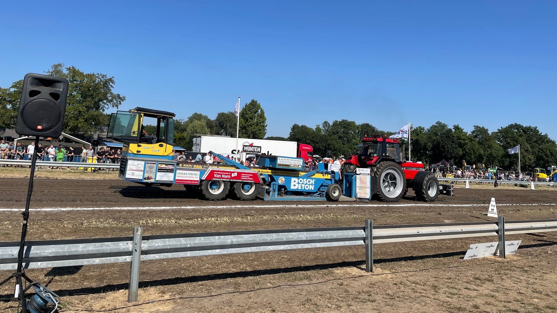 Tractorpulling op de kleibaan in Speuld.
