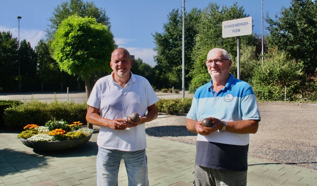 Henk Smit en Arie Buis van Jeu de Boulesvereniging Randenbroek.
