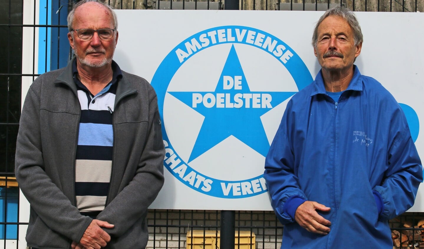 Links De Poelster-voorzitter Jan Bolt, rechts voormalig voorzitter Bob Schrage.