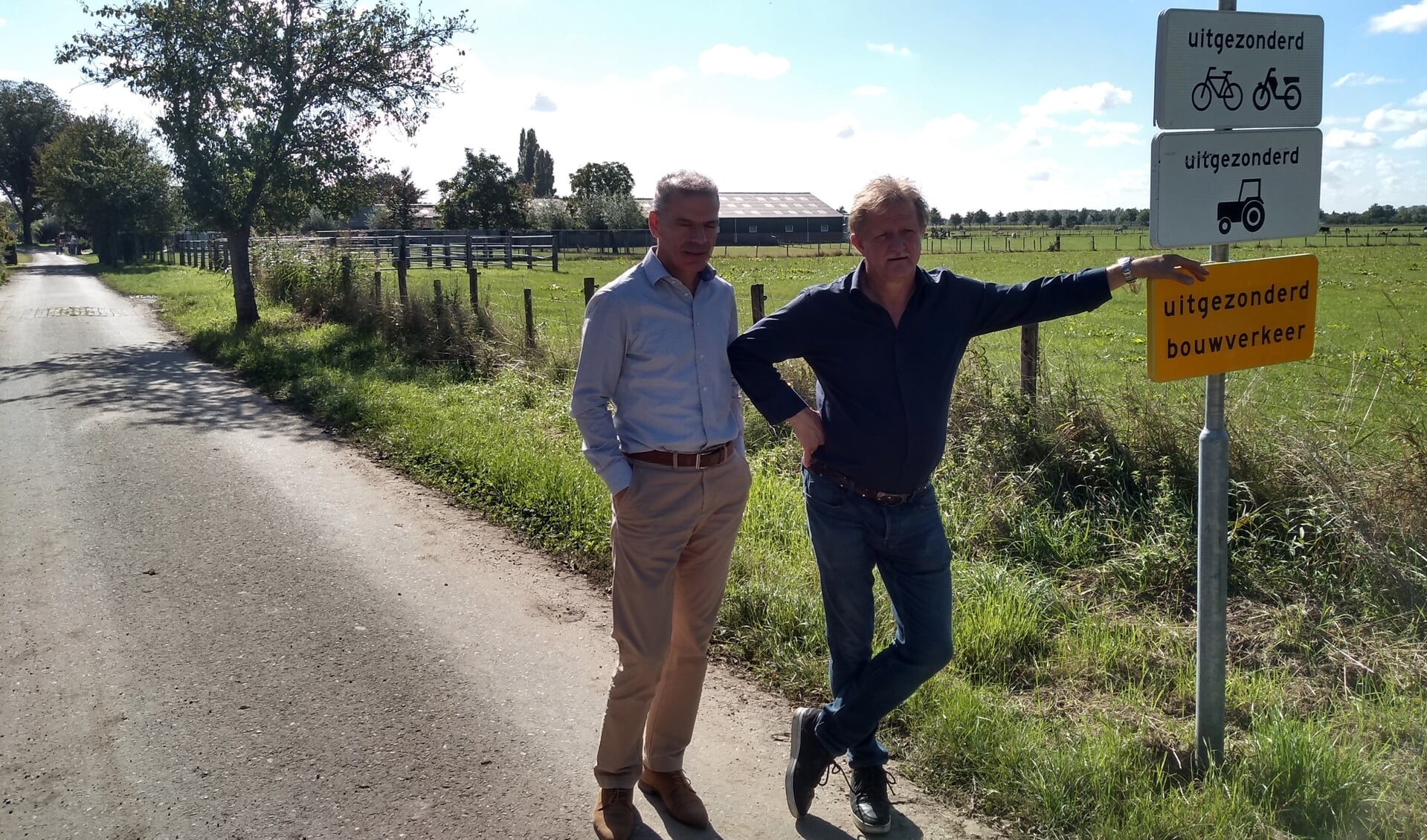 Abdel El Hachhouchi en Peter Verkerk willen duidelijkheid over de afsluiting van de Weteringsdijk. 