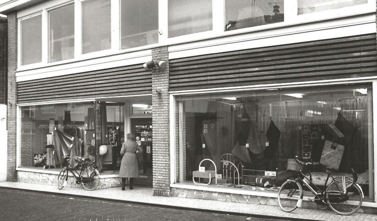 De winkel aan de Damstraat.