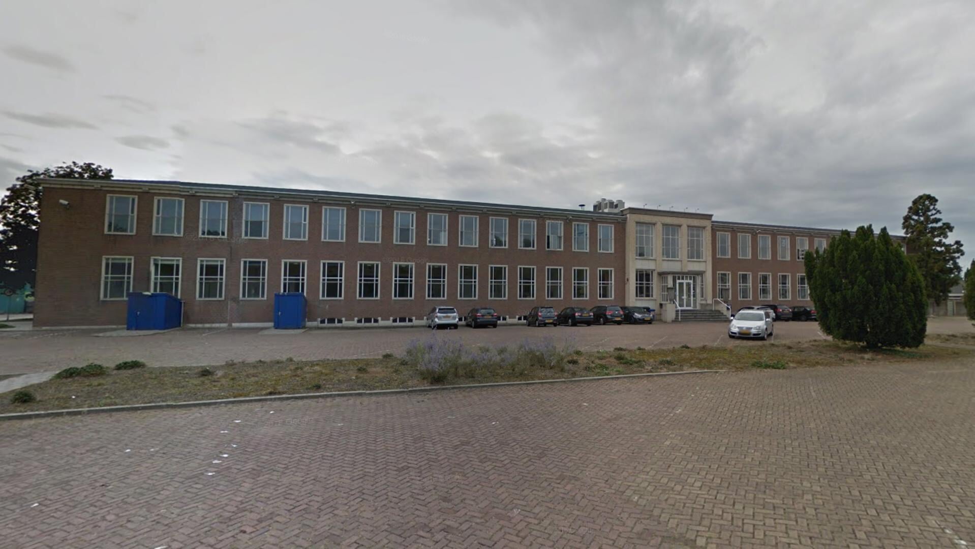 Het voormalige hoofdkantoor van BelCompany aan de Wageningselaan 2 dat nu in gebruik als crisisnoodopvang (CNO) 