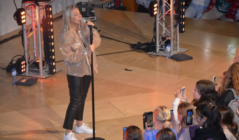 Een spetterend optreden van Emma Heesters