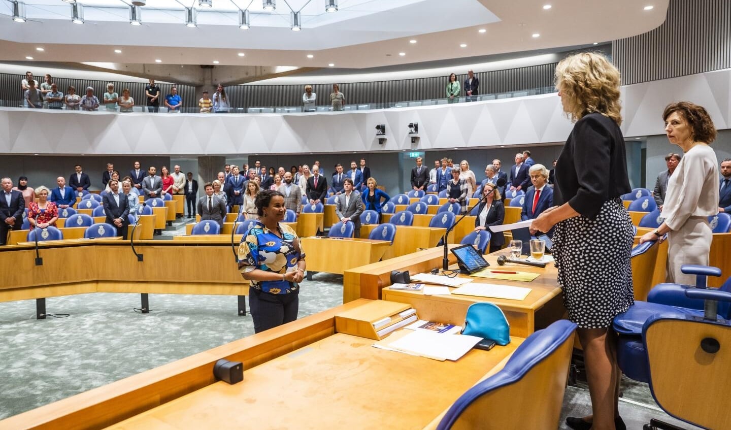 Simone Richardson (midden) stond bij de verkiezingen van 17 maart 2021 op de 47e plek voor de VVD. 