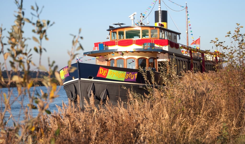 De Stoomboot meert overdag aan