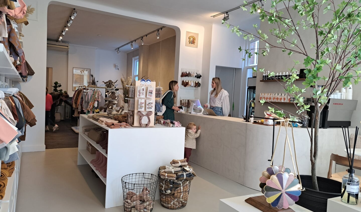 Cindy de Kok van Schoffies & Coffees is één van de nieuwe gezichten in de Baarnse winkelstraat.