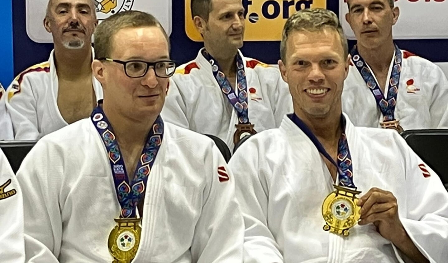 David Lefevere en Tycho van der Werff met de gouden medailles.