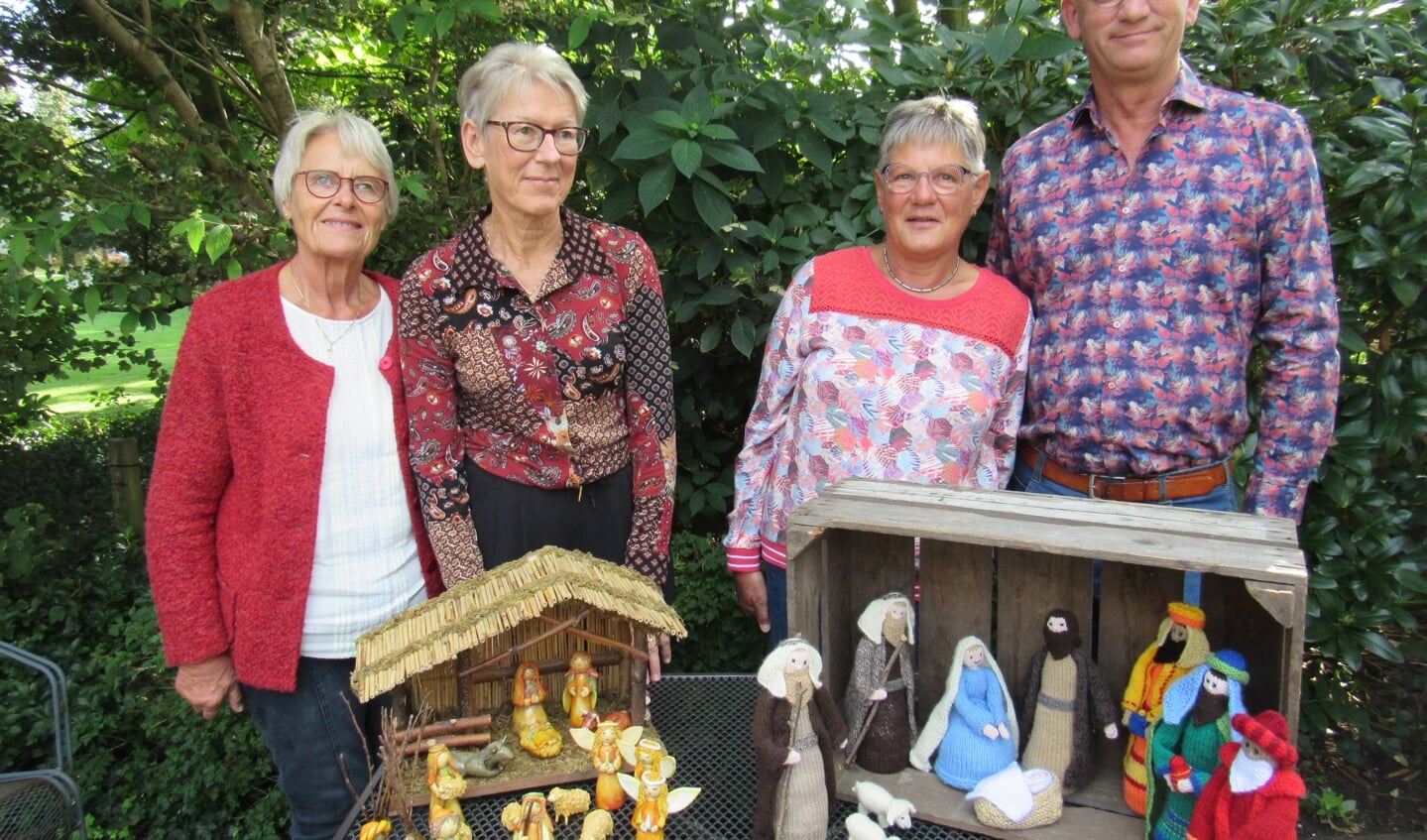 Haddo Hans en Hanneke Hilbers (rechts) organiseren dit initiatief samen met Ariette van Kempen en Gerda Arendshorst.