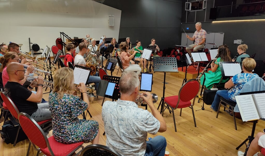 Ons Genoegen weer begonnen met repetities en lessen