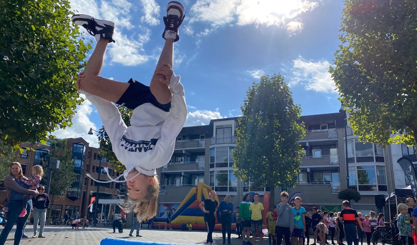 Indrukwekkende salto's op de Markt