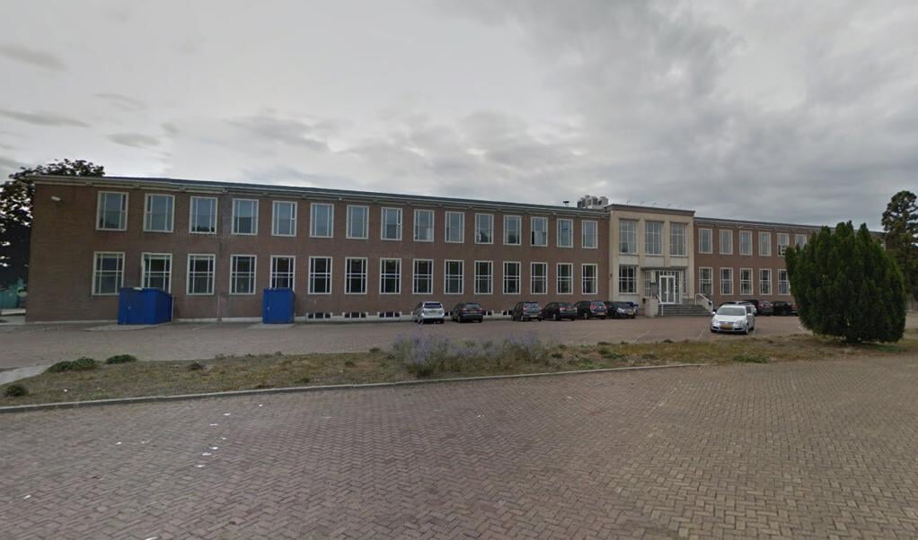 Veenendaal vangt circa 150 vluchtelingen op in het voormalige BelCompany-pand aan de Wageningselaan, hier op archiefbeeld.