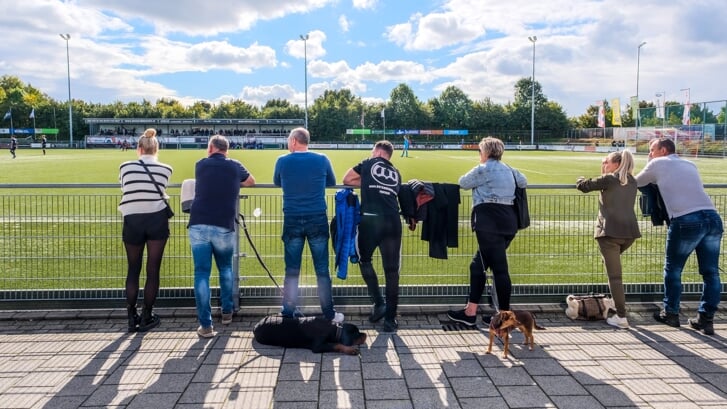 Niet op overdreven hoogniveau, maar er valt genoeg te genieten langs de Haarlemmermeerse voetbalvelden.