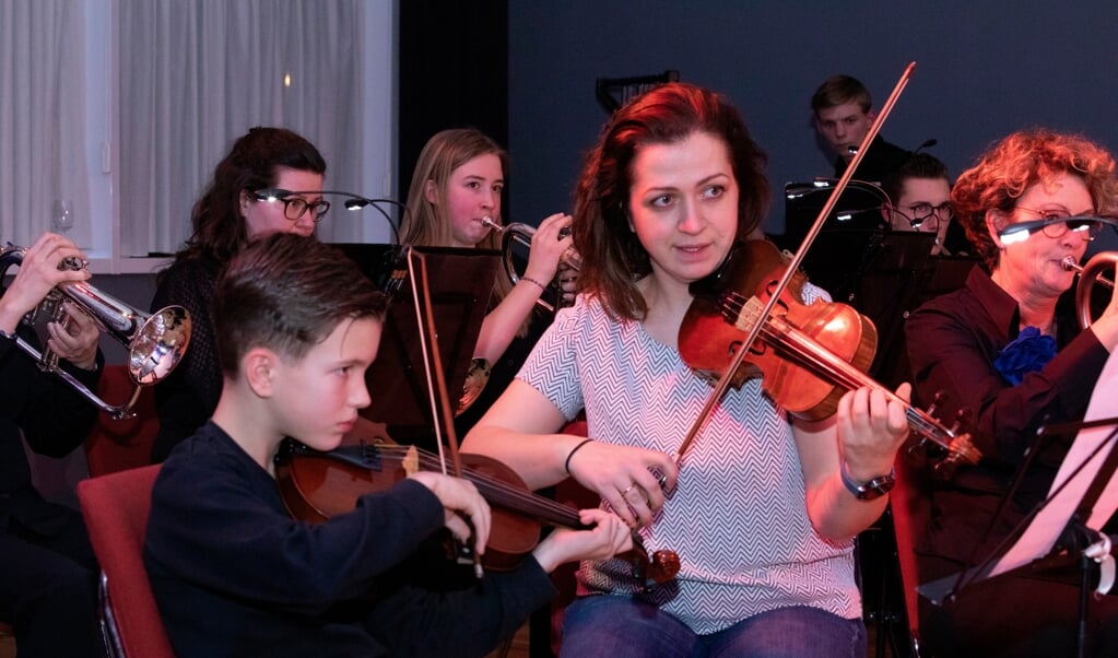 Muziekvereniging Caecilia heeft zaterdag samen met de Stichting Muziekschool Scherpenzeel een nieuwjaarsconcert verzorgd in de Breehoek.