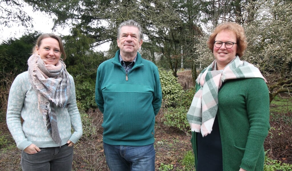 Coördinatoren Marlies Wittekoek, Dirk Methorst en Karin Reijngoudt (vlnr) van SchuldHulpMaatje Veenendaal.