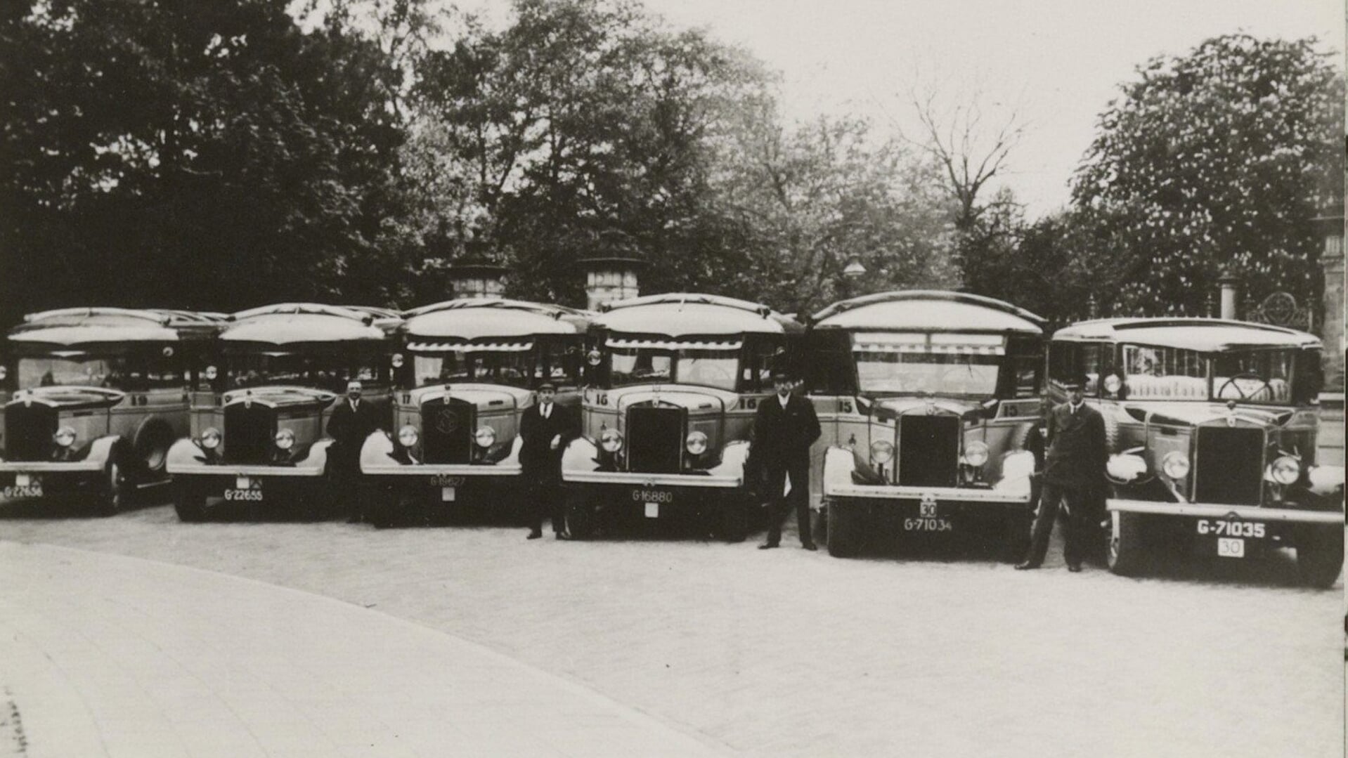 Autobussen van M. van Poelgeest uit Amstelveen.