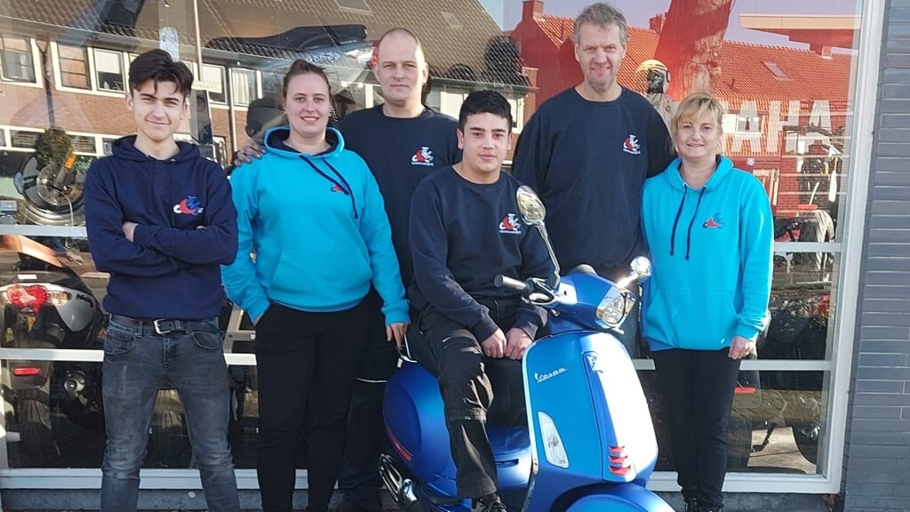 Het team van TWC van Dijk, met rechts Rob en Kathleen van Dijk. Op 30 juni stoppen ze ermee.