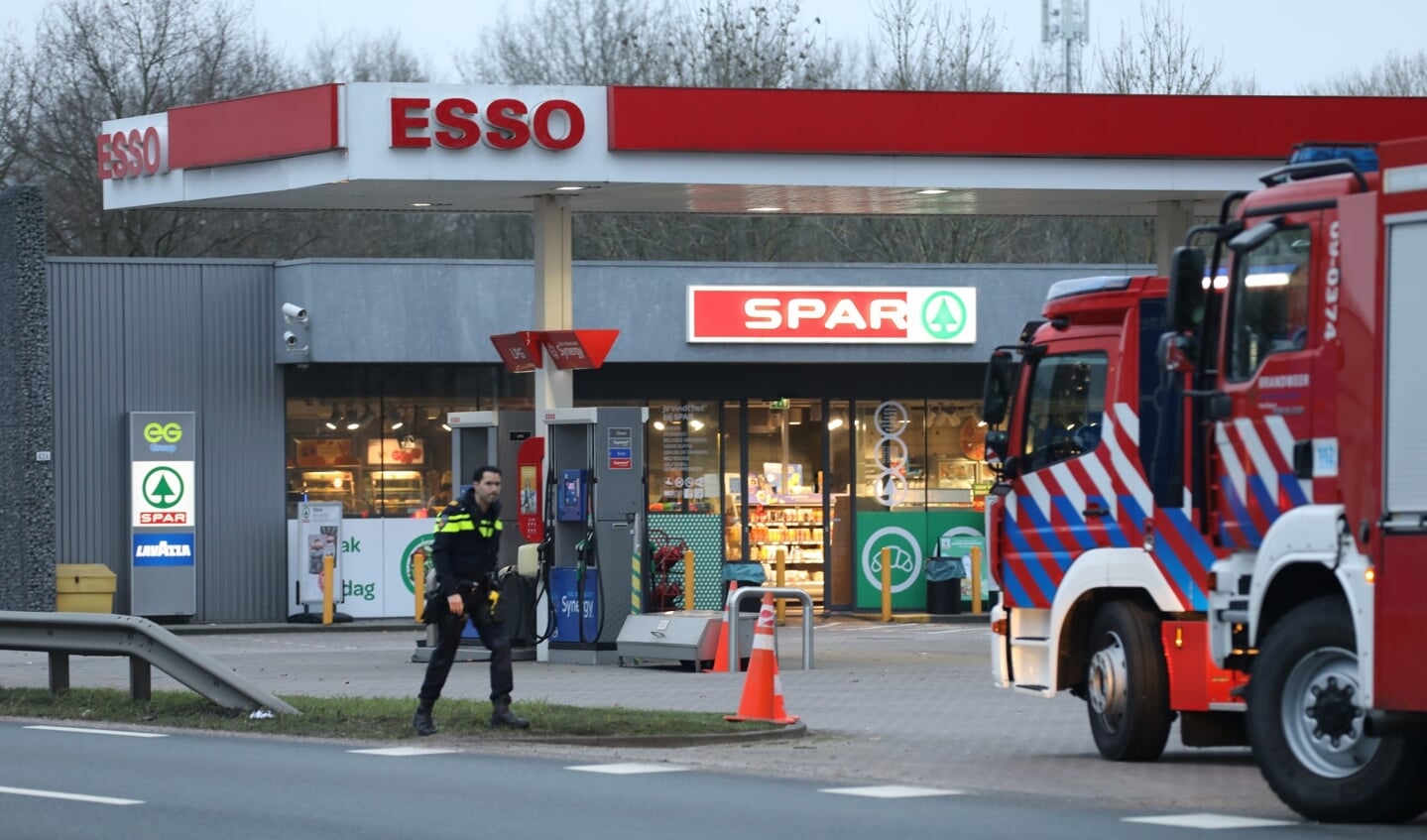 De hulpdiensten waren aanwezig bij het tankstation aan de Amsterdamsestraatweg.