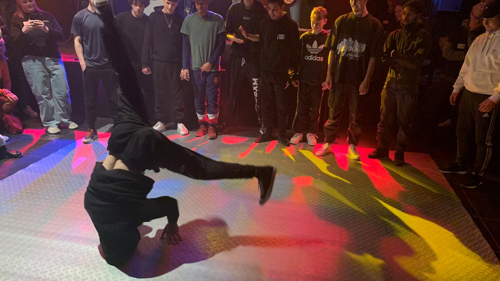 Het Enter Effect: breakdance optreden in jongerencentrum Enter